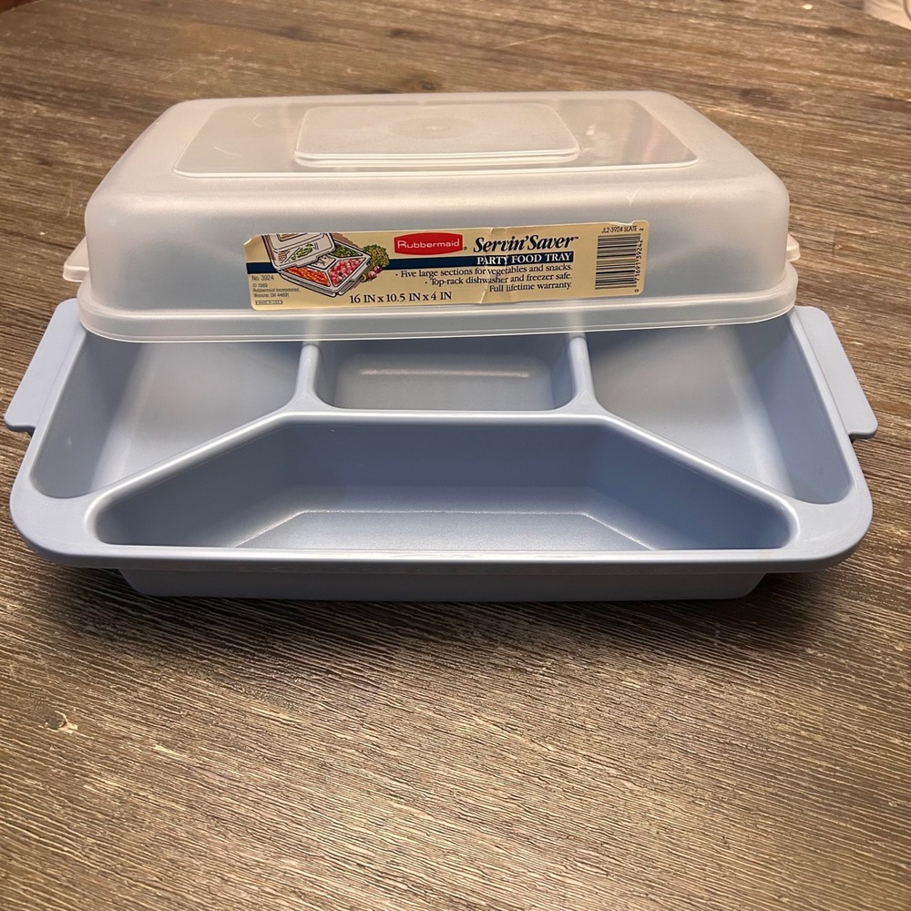 Rubbermaid Servin' Saver Party Food Tray 3924 Blue 16x10.5x4‎ Vintage